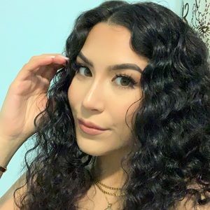 Meet your Posher, Pegah